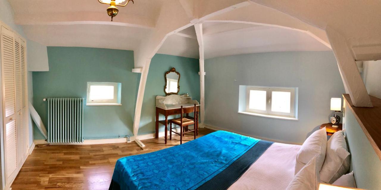 Le Chevalier Noir Bed & Breakfast Cordes-sur-Ciel Room photo